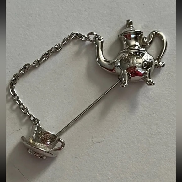 Vintage Avon Signed Teapot Teacup Silver Tone Metal Stick Pin - Picture 2 of 7